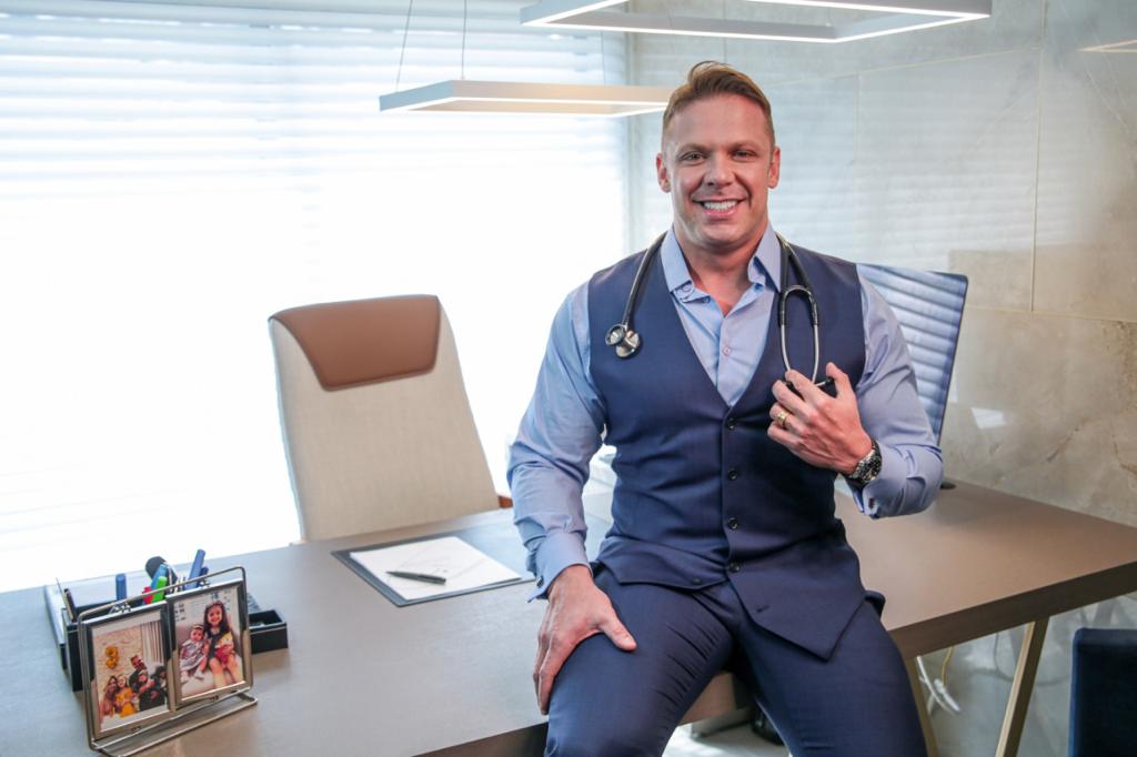 Dr Sandro Ferraz