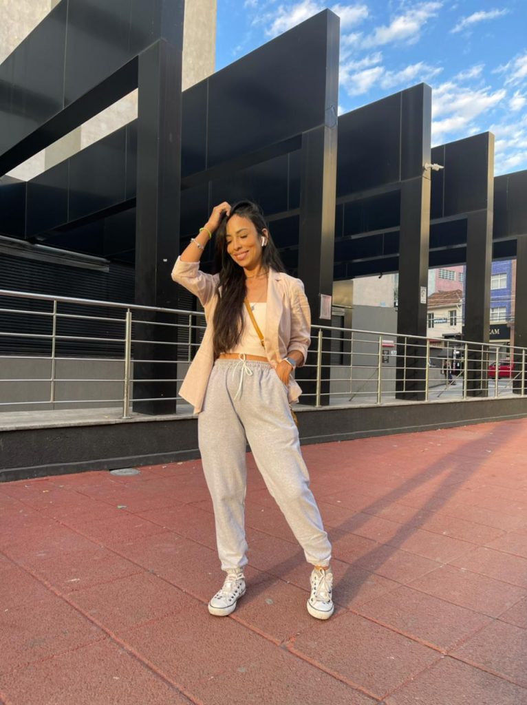 Tyane Benetti Rastros Femininos